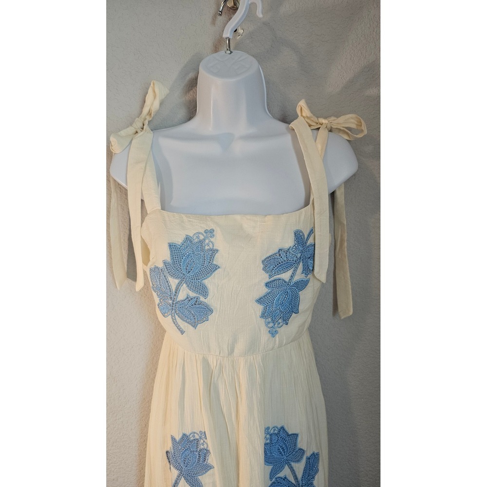 Lalavon Cream Blue Floral Lace Applique Tie Shoulder Smocked Maxi Dress Medium